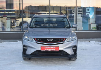 Подержанный автомобиль Geely Coolray 2022 года (2 фото)