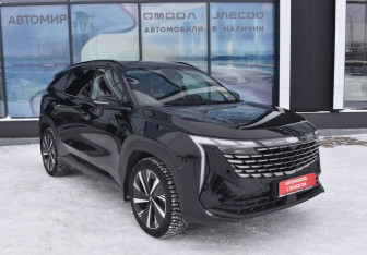 Подержанный автомобиль Geely Atlas 2024 года (3 фото)