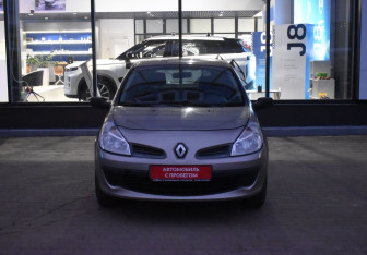 Подержанный автомобиль Renault Clio Hatchback 2008 года (2 фото)