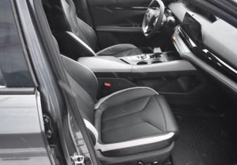 Подержанный автомобиль Changan UNI-V 2024 года (10 фото)