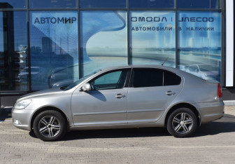Подержанный автомобиль Skoda Octavia Liftback 2012 года (8 фото)