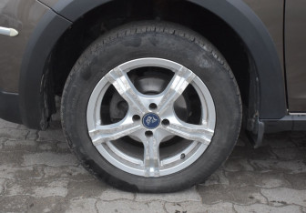 Подержанный автомобиль Renault Sandero 2018 года (9 фото)