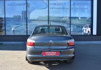 Подержанный автомобиль Citroen C-Elysee 2013 года (6 фото)