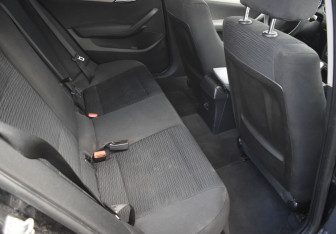 Подержанный автомобиль BMW X1 2013 года (11 фото)