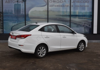 Подержанный автомобиль Changan Alsvin 2023 года (5 фото)