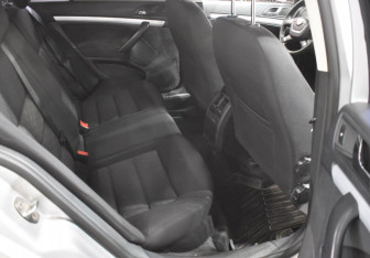 Подержанный автомобиль Skoda Octavia Liftback 2010 года (11 фото)