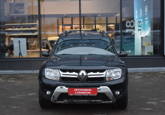 Подержанный автомобиль Renault Duster 2017 года (2 фото)