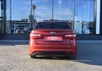 Подержанный автомобиль Kia Rio Sedan 2014 года (6 фото)