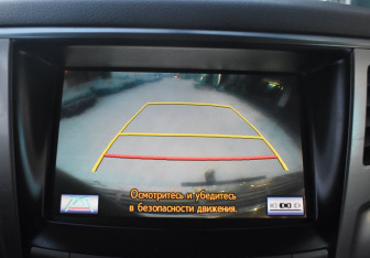 Подержанный автомобиль Lexus LX 2012 года (22 фото)