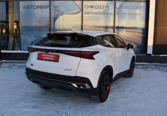 Подержанный автомобиль Omoda C5 2022 года (5 фото)