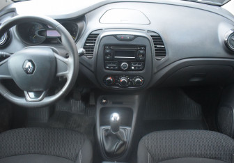 Подержанный автомобиль Renault Kaptur 2016 года (12 фото)