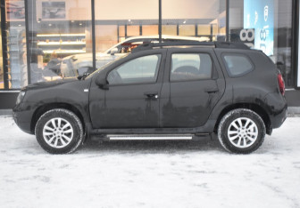 Подержанный автомобиль Renault Duster 2017 года (8 фото)