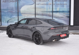 Подержанный автомобиль Changan UNI-V 2024 года (7 фото)