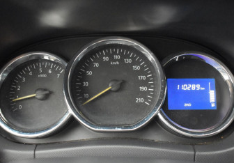 Подержанный автомобиль Renault Duster 2017 года (14 фото)