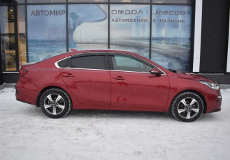 Подержанный автомобиль Kia Cerato Sedan 2021 года (4 фото)