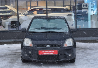 Подержанный автомобиль Ford Fiesta Hatchback 2007 года (2 фото)