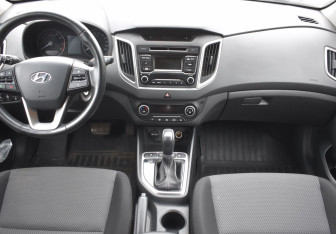 Подержанный автомобиль Hyundai Creta 2019 года (12 фото)