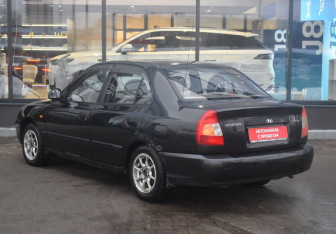 Подержанный автомобиль Hyundai Accent Sedan 2008 года (7 фото)