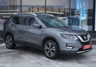 Подержанный автомобиль Nissan X-Trail 2021 года (3 фото)