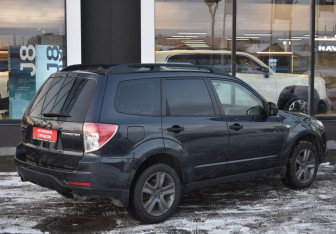 Подержанный автомобиль Subaru Forester Suv 2012 года (5 фото)
