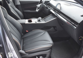 Подержанный автомобиль Omoda C5 2024 года (10 фото)