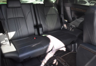Подержанный автомобиль Toyota Alphard 2019 года (14 фото)