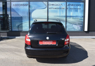 Подержанный автомобиль Skoda Fabia Wagon 2010 года (6 фото)