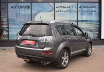 Подержанный автомобиль Mitsubishi Outlander 2007 года (5 фото)