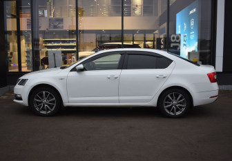 Подержанный автомобиль Skoda Octavia Liftback 2020 года (8 фото)