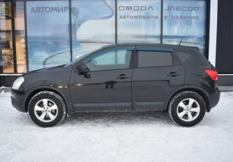 Подержанный автомобиль Nissan Qashqai 2008 года (8 фото)