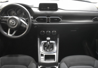Подержанный автомобиль Mazda CX-5 2018 года (12 фото)