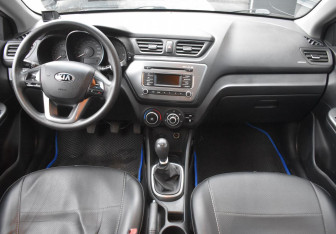 Подержанный автомобиль Kia Rio Sedan 2013 года (12 фото)