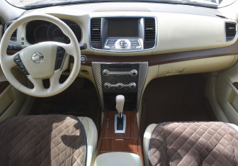 Подержанный автомобиль Nissan Teana 2012 года (12 фото)