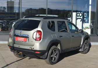 Подержанный автомобиль Renault Duster 2012 года (5 фото)