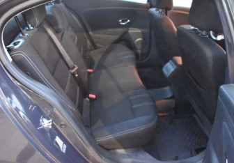 Подержанный автомобиль Renault Fluence 2013 года (11 фото)