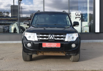 Подержанный автомобиль Mitsubishi Pajero 2013 года (2 фото)