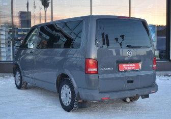 Подержанный автомобиль Volkswagen Caravelle 2011 года (7 фото)