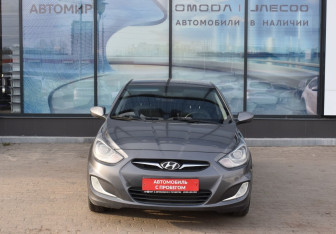 Подержанный автомобиль Hyundai Solaris Sedan 2013 года (2 фото)