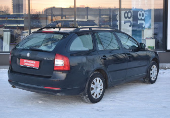 Подержанный автомобиль Skoda Octavia Wagon 2010 года (5 фото)