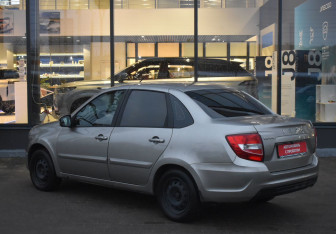 Подержанный автомобиль LADA (ВАЗ) Granta Sedan 2019 года (7 фото)