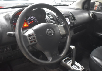 Подержанный автомобиль Nissan Note 2013 года (13 фото)