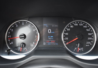 Подержанный автомобиль Toyota RAV4 2021 года (20 фото)