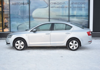 Подержанный автомобиль Skoda Octavia Liftback 2020 года (8 фото)