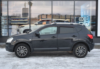 Подержанный автомобиль Nissan Qashqai 2009 года (8 фото)