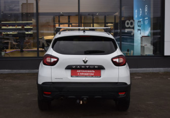 Подержанный автомобиль Renault Kaptur 2018 года (6 фото)