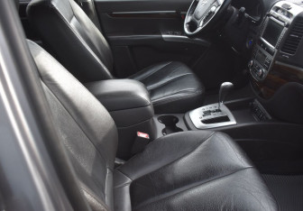 Подержанный автомобиль Hyundai Santa Fe 2011 года (10 фото)