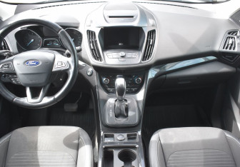 Подержанный автомобиль Ford Kuga 2018 года (12 фото)