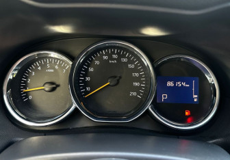 Подержанный автомобиль Renault Duster 2017 года (13 фото)