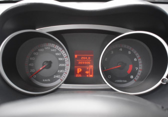 Подержанный автомобиль Mitsubishi Outlander 2007 года (14 фото)