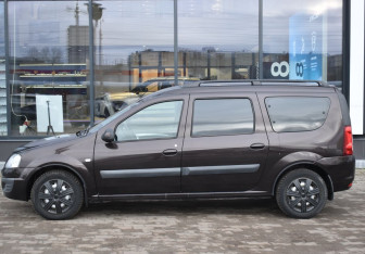 Подержанный автомобиль LADA (ВАЗ) Largus Wagon 2015 года (8 фото)